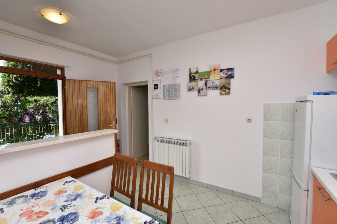 Apartment Dijo I Primošten Kültér fotó