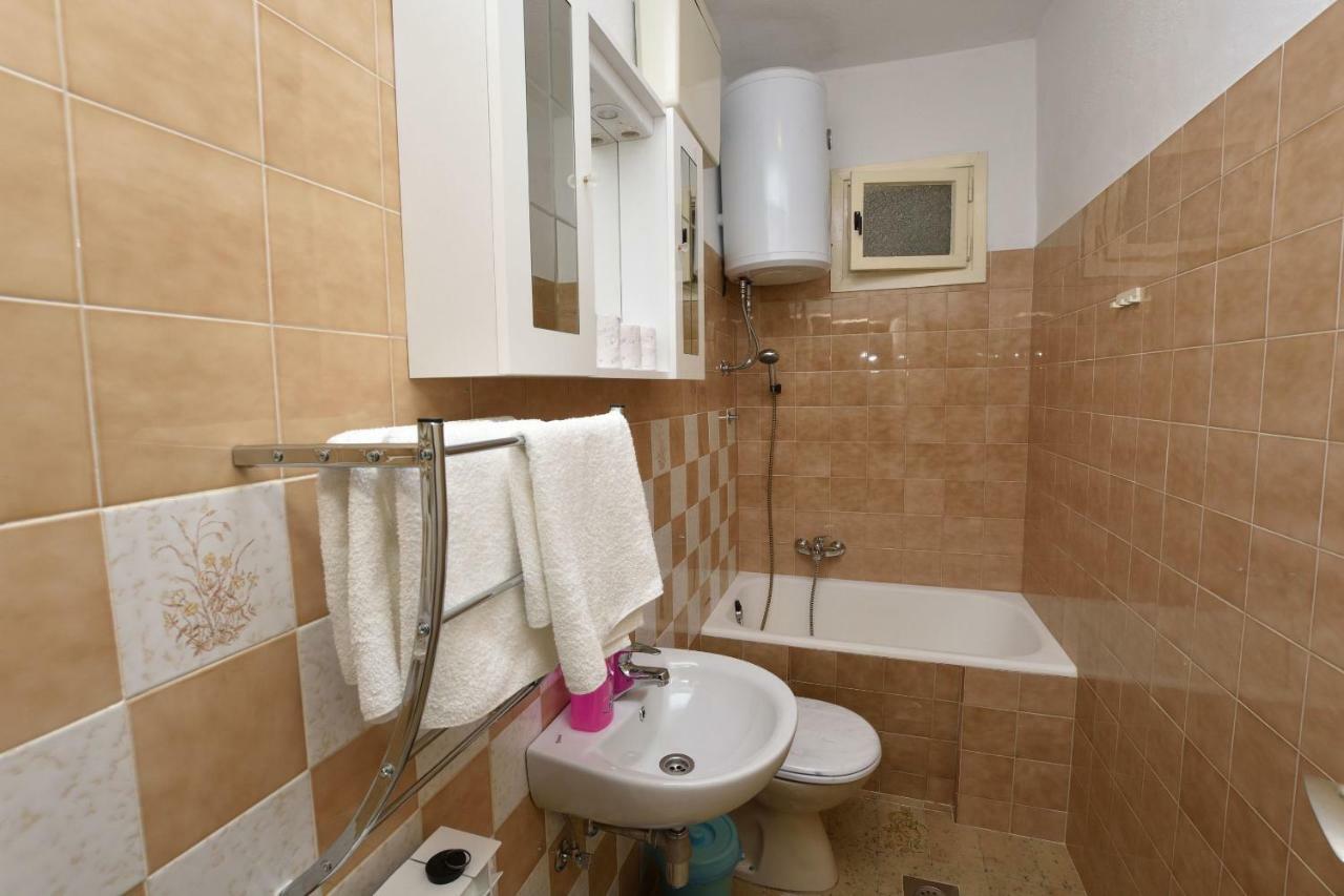 Apartment Dijo I Primošten Kültér fotó