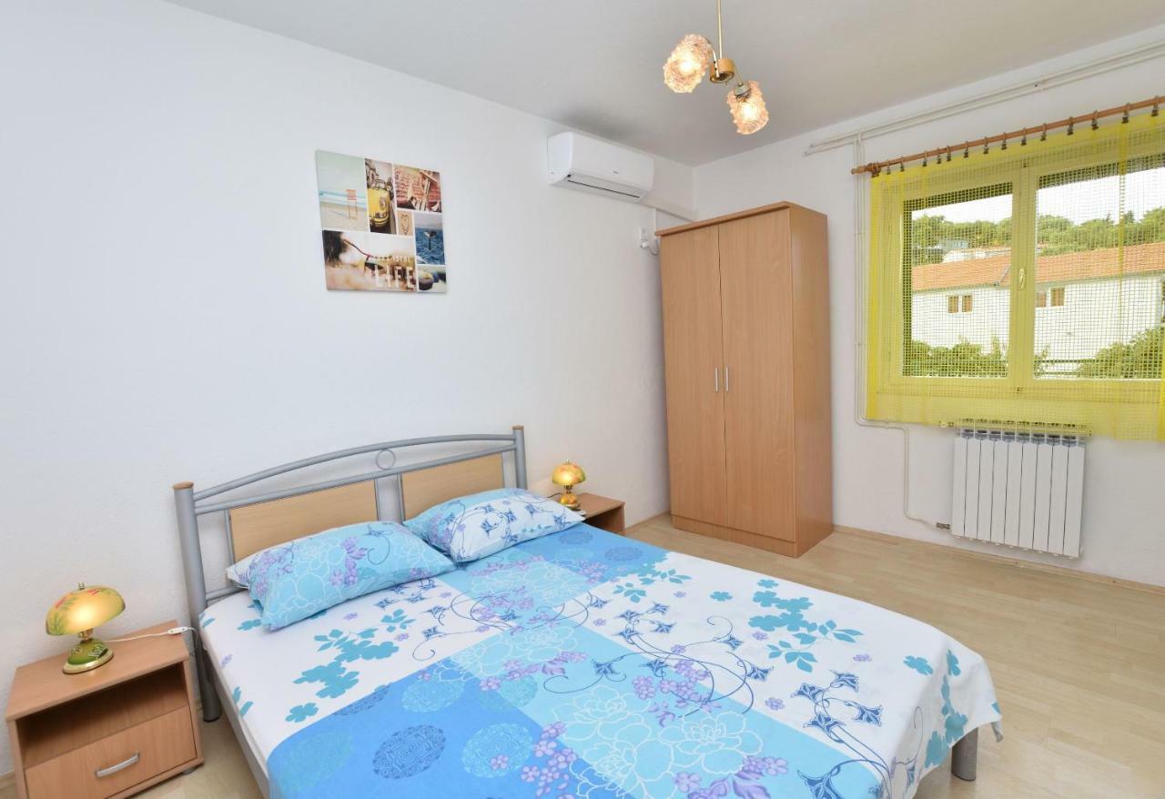Apartment Dijo I Primošten Kültér fotó